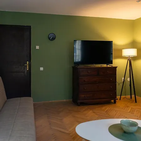 Centre بيت شباب Ni