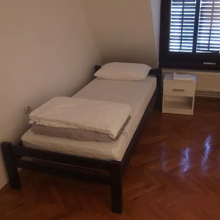 Centre بيت شباب *