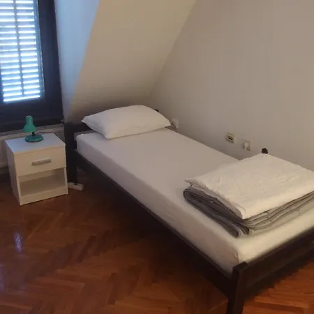 Centre بيت شباب